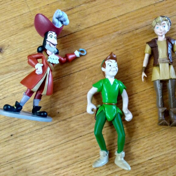 Disney Peter Pan Captain Hook & Lost Boy Action Figures - Picture 4 of 9